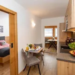 招待所 Haus Ditzer - Theresia 4*