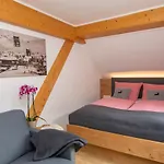 Πανσιόν Haus Ditzer - Theresia