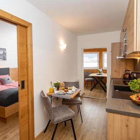 Konukevi Haus Ditzer - Theresia 4*