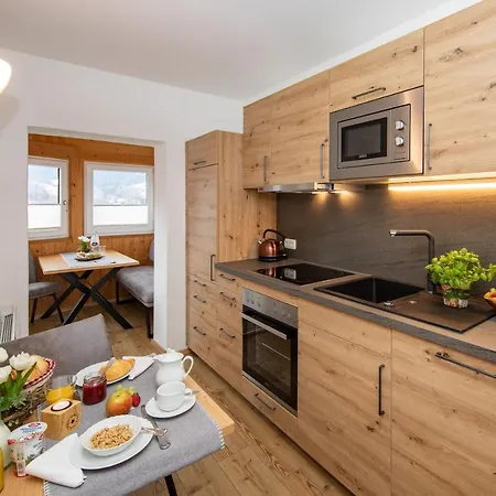 Konukevi Haus Ditzer - Theresia 4*