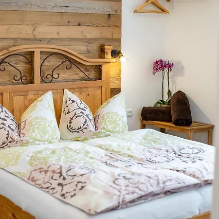 Konukevi Haus Ditzer - Theresia 4*